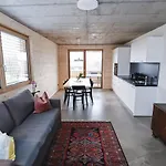 Boutique Nachhaltige Kuehlung Ueber Erdsonde Und Fussbodenkuehlung 아파트 루스테나우